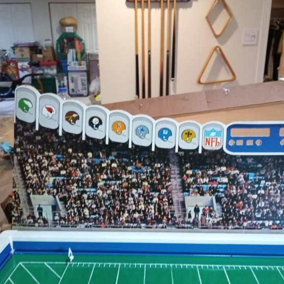 1967 Tudor Electric Football Game - Picture 2 of 6